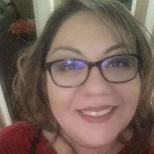 Meet your Posher, Yecenia